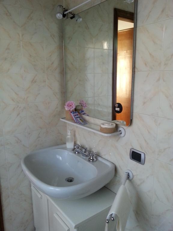 B&B Gloria Галларате Экстерьер фото